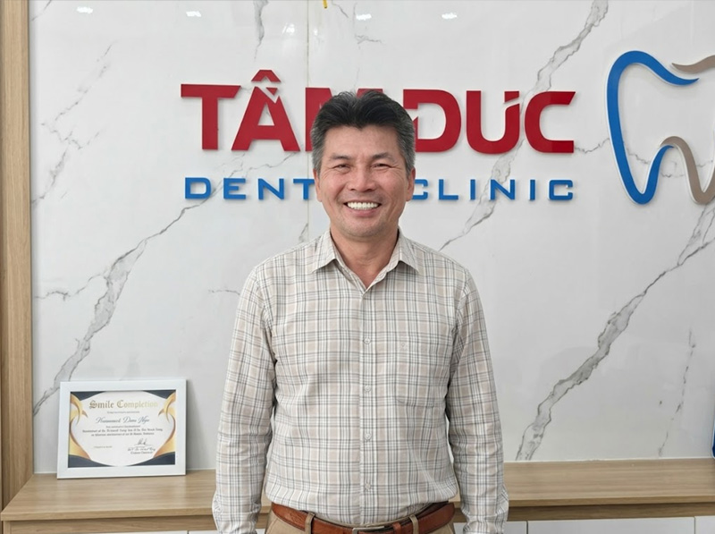 Khách hàng từ Sài Gòn về Nha khoa Tâm Đức Nghệ An cấy ghép Implant toàn hàm